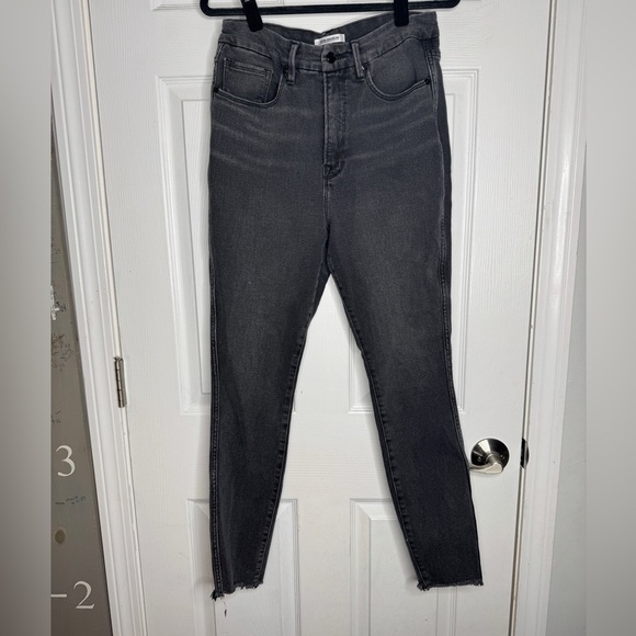 GOOD AMERICAN Good Curve Charcoal Jeans Raw Hem Size 10/30 EUC - Picture 3 of 7